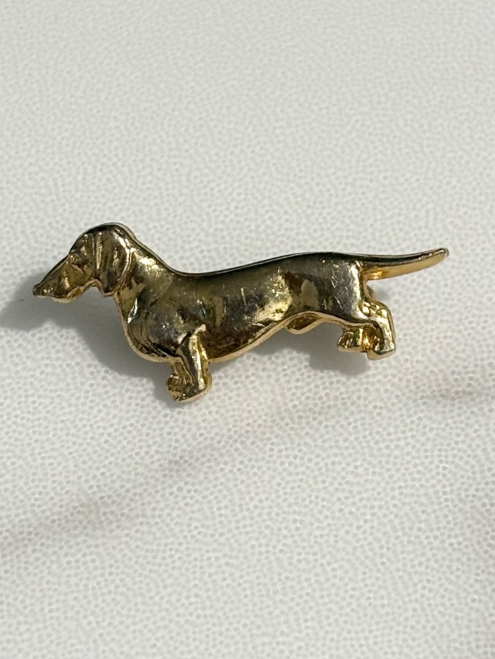 Vintage Dachshund Gold Tone Back Stamped Pin Brooch